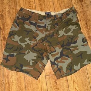 Patagonia Nylon Shorts Camouflage Stand Up Shorts size 36